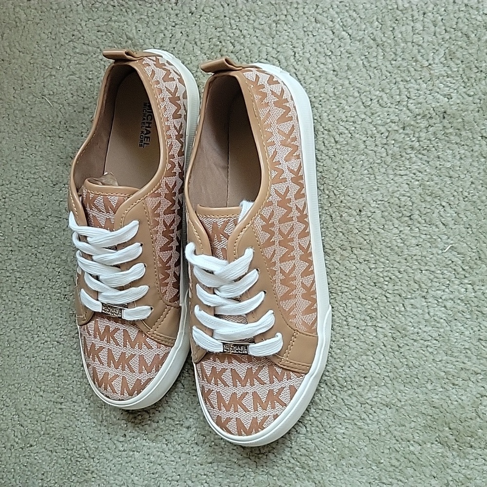 NWOT Michael Kors Tan Sneakers